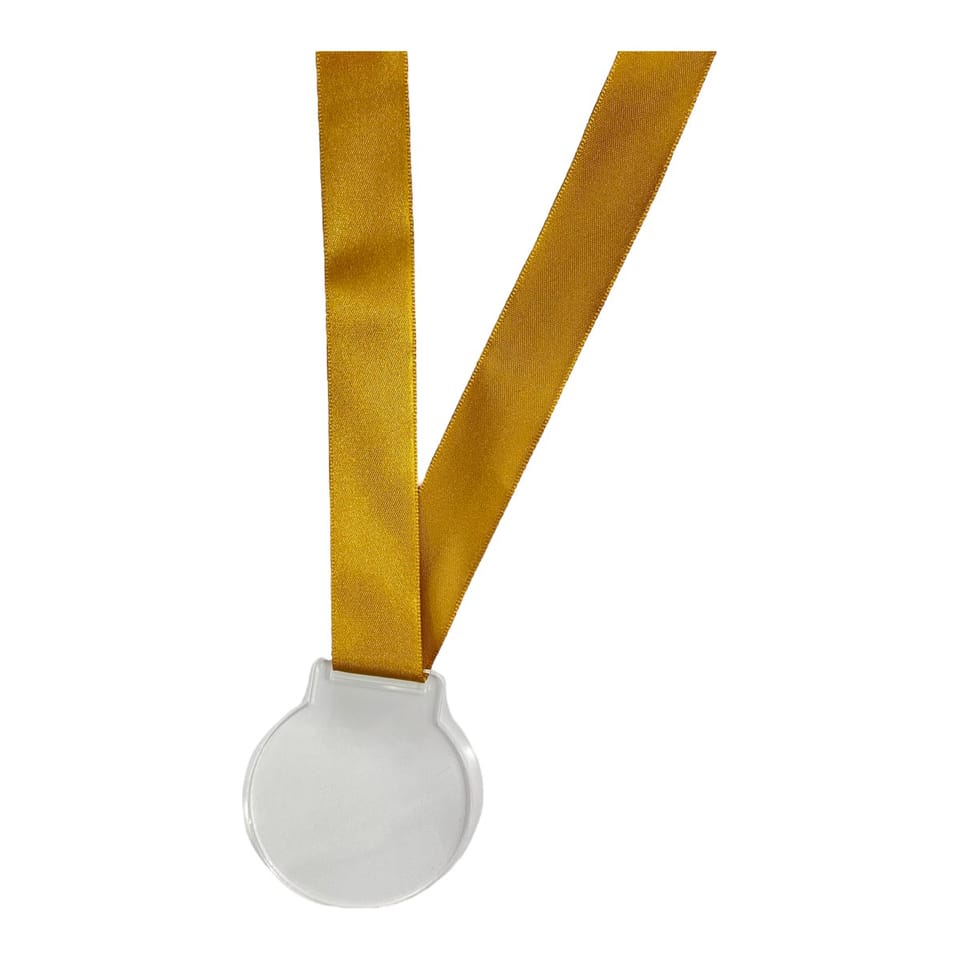 Medalha de acrílico cristal com fita de cetim dourada